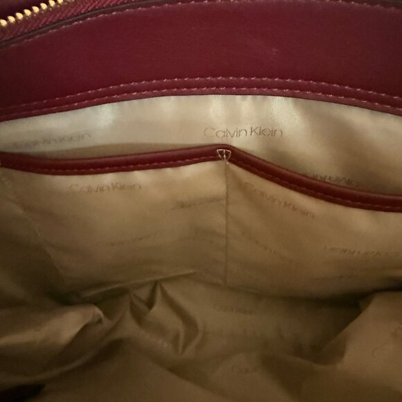 Calvin Klein Noa Quilted Vegan leather Burgandy Tote Bag - Picture 5 of 13